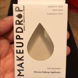 MakeupDrop Silicone Applicator